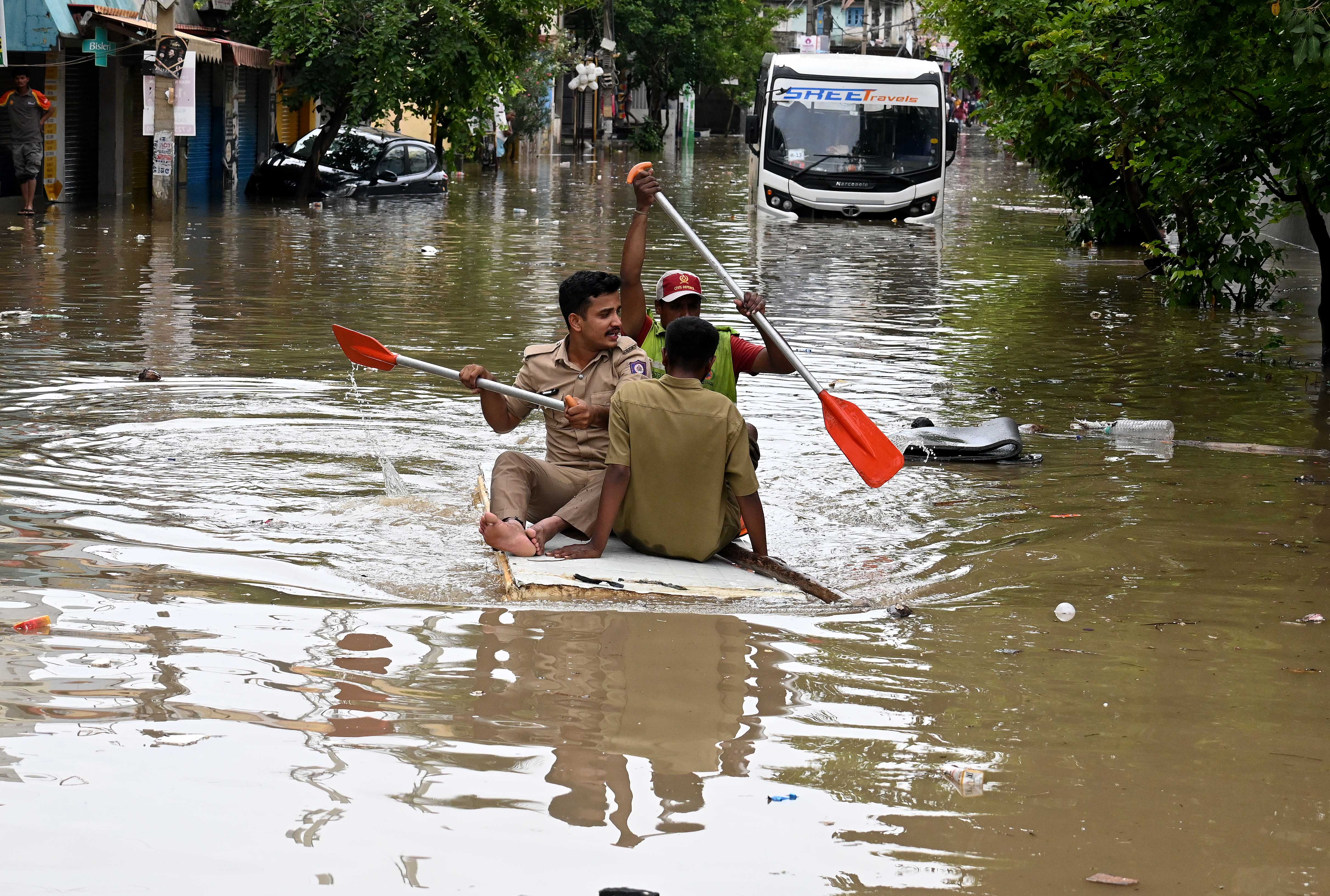 https://salarnews.in/public/uploads/images/newsimages/maannewsimage21052025_203217_Sai Layout-8 (1).jpg